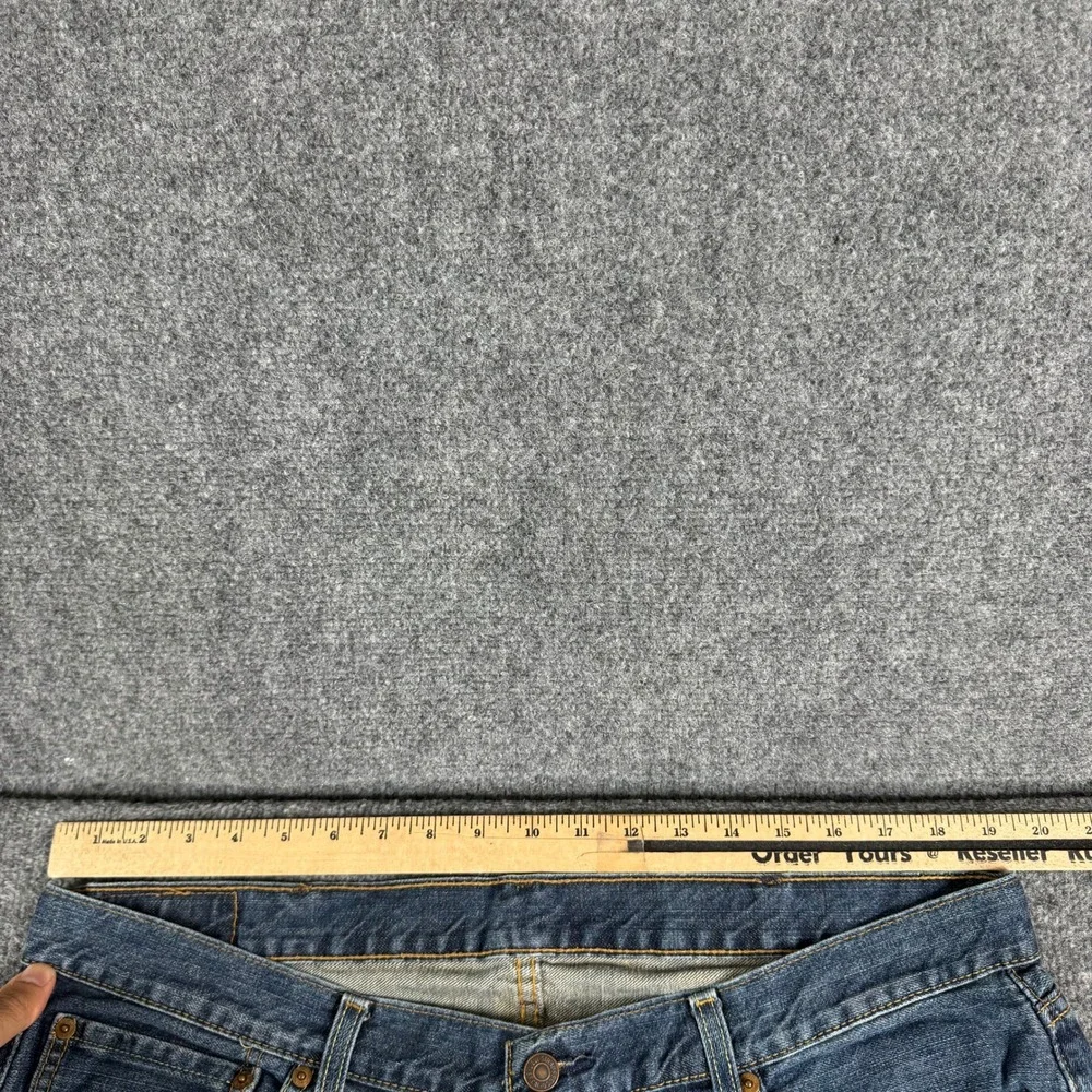 Levi's Jeans Mens Size 38x30 Blue 559 Relaxed Straight Leg Denim Casual Good